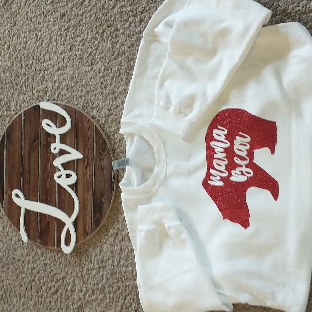 Women's Mama Bear Pullover Sweatshirt size Large brand New